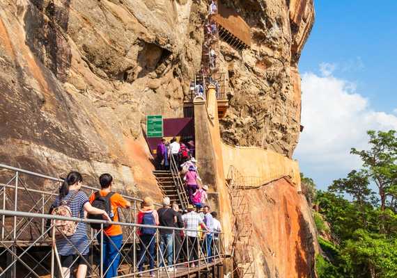 Day 3: Sigiriya Rock Palace/Hiriwadunna Trekking Village  